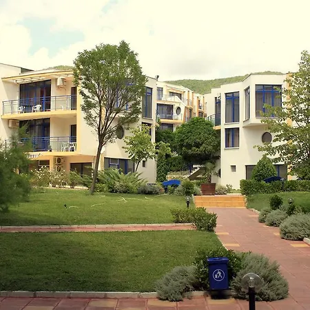 Vega Village Ваканционна къща *